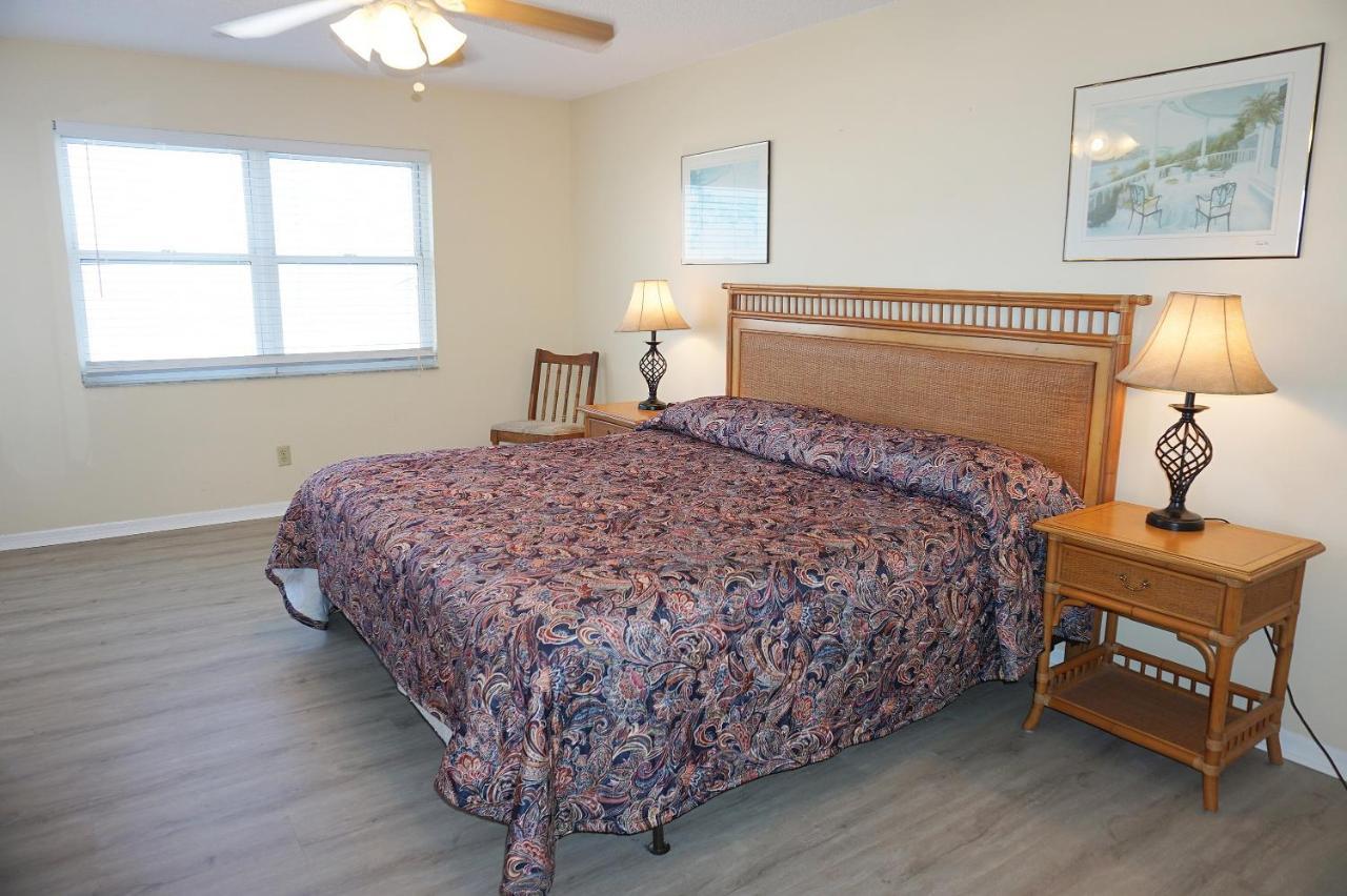 Sea Breeze Resort By Travel Resort Services Madeira Beach Extérieur photo